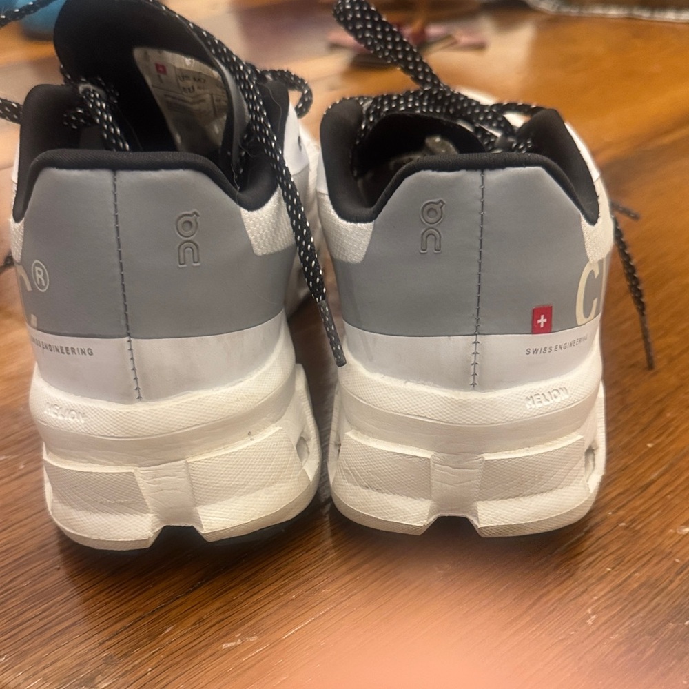 On Cloud White and Black Athletic Shoes - Picture 4 of 5